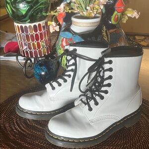 Dr. Martens White Leather Lace-Up Combat 1460  Boots size 6
